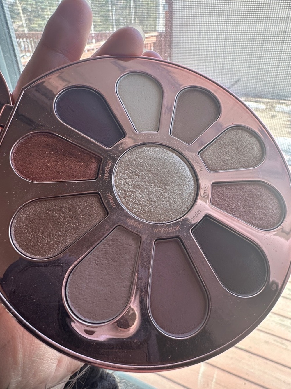 TARTE- Love Trust & Fairy Dust - 12-Shade palette - Picture 5 of 9